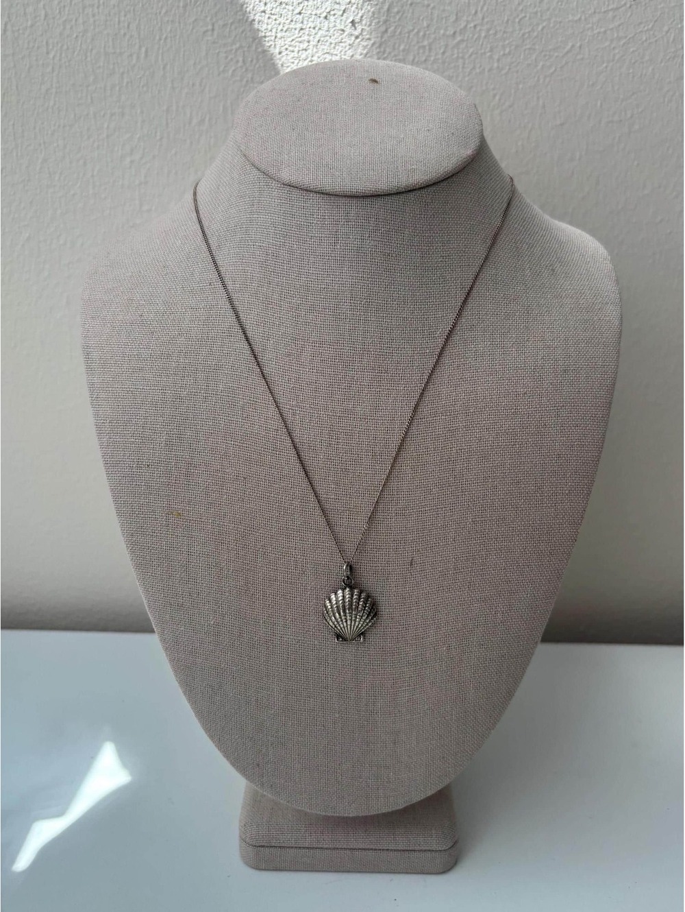 Vintage Sterling Silver Scalloped Shell Pendant Link Chain Necklace